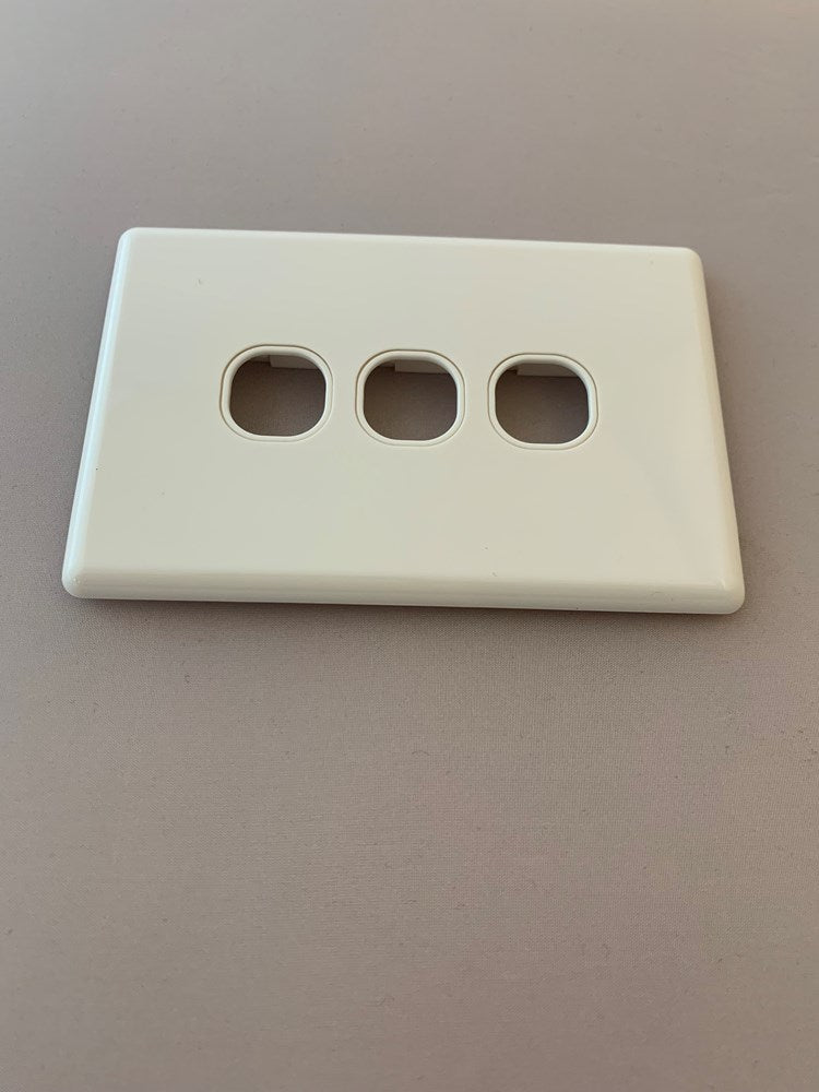 SLIMLINE WALL PLATE 3 GANG