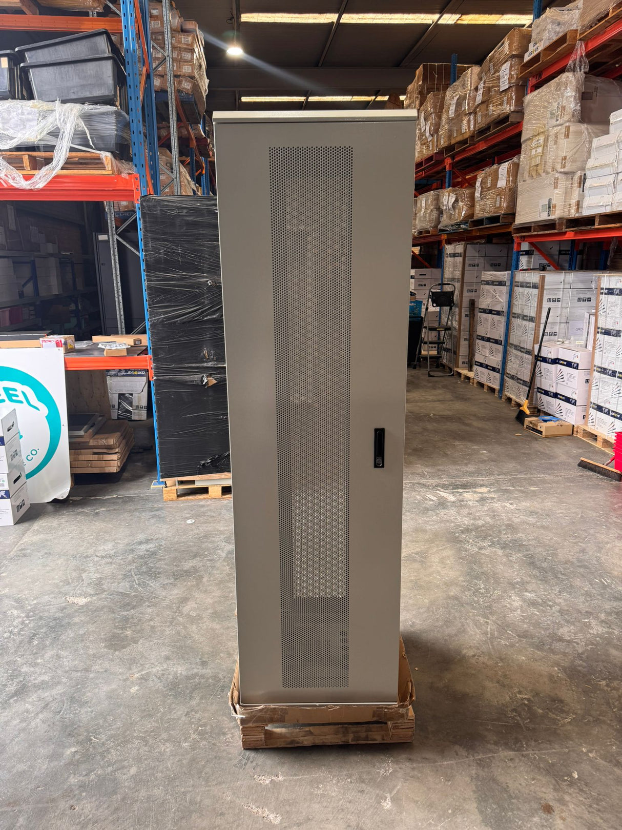 45RU 600Wx625D W.P Cabinet (with Doors)