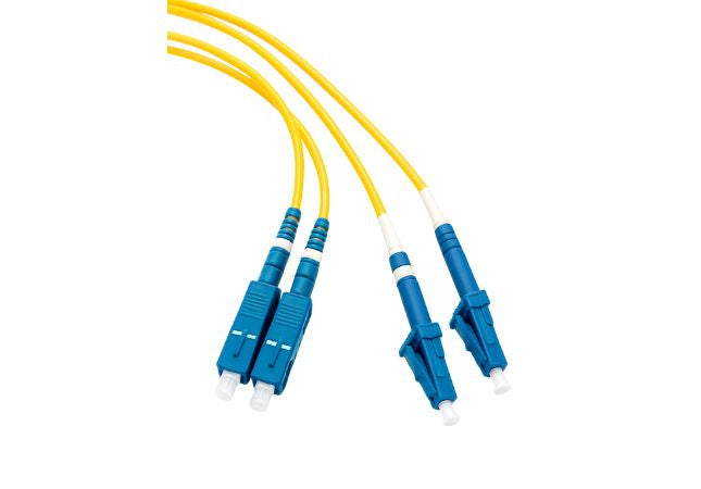 18 M SC to LC OS1/OS2 single-mode duplex fibre patch lead for reliable optical network connections