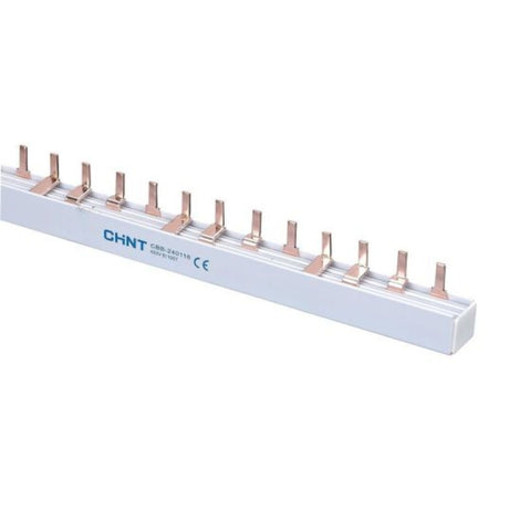 Straight busbar terminal for secure electrical connections in switchboards and panels, made from high-conductivity copper.